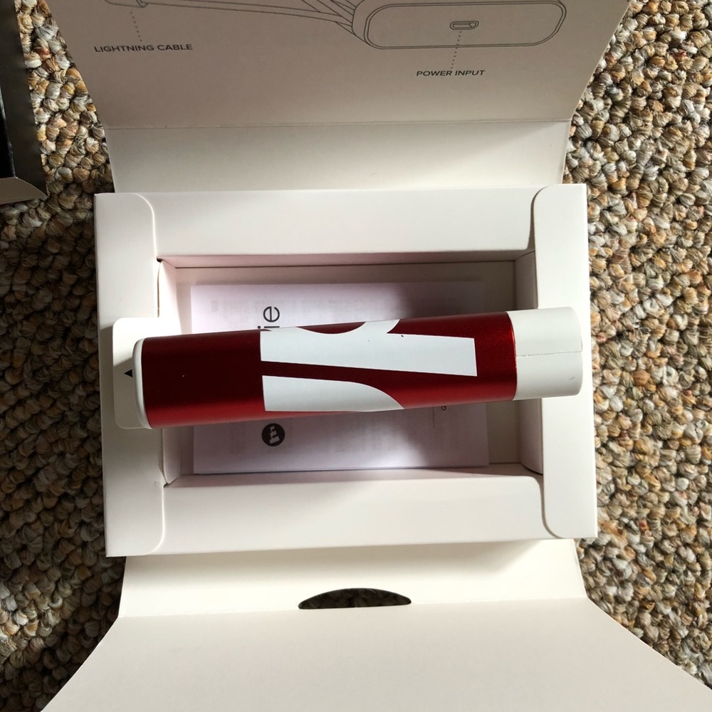 SOLD Supreme Mophie Encore Plus 10K charger - Picture 5 of 8